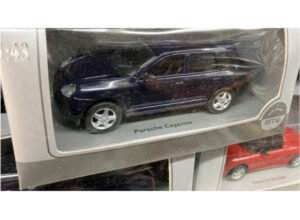 Porsche cayenne, blue
