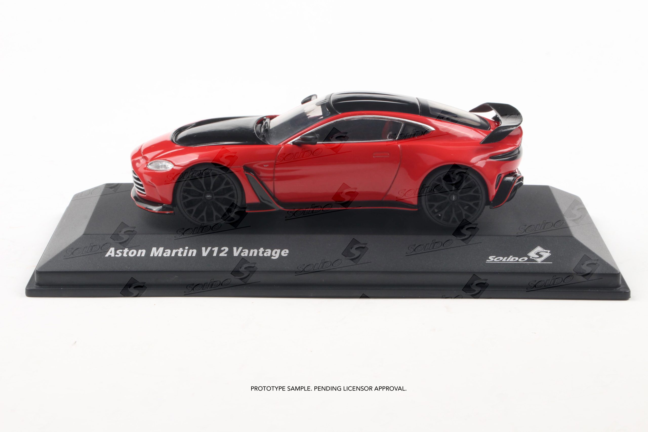 ASTON MARTIN VANTAGE V12 SCORPUS RED 2023 – Bild 2