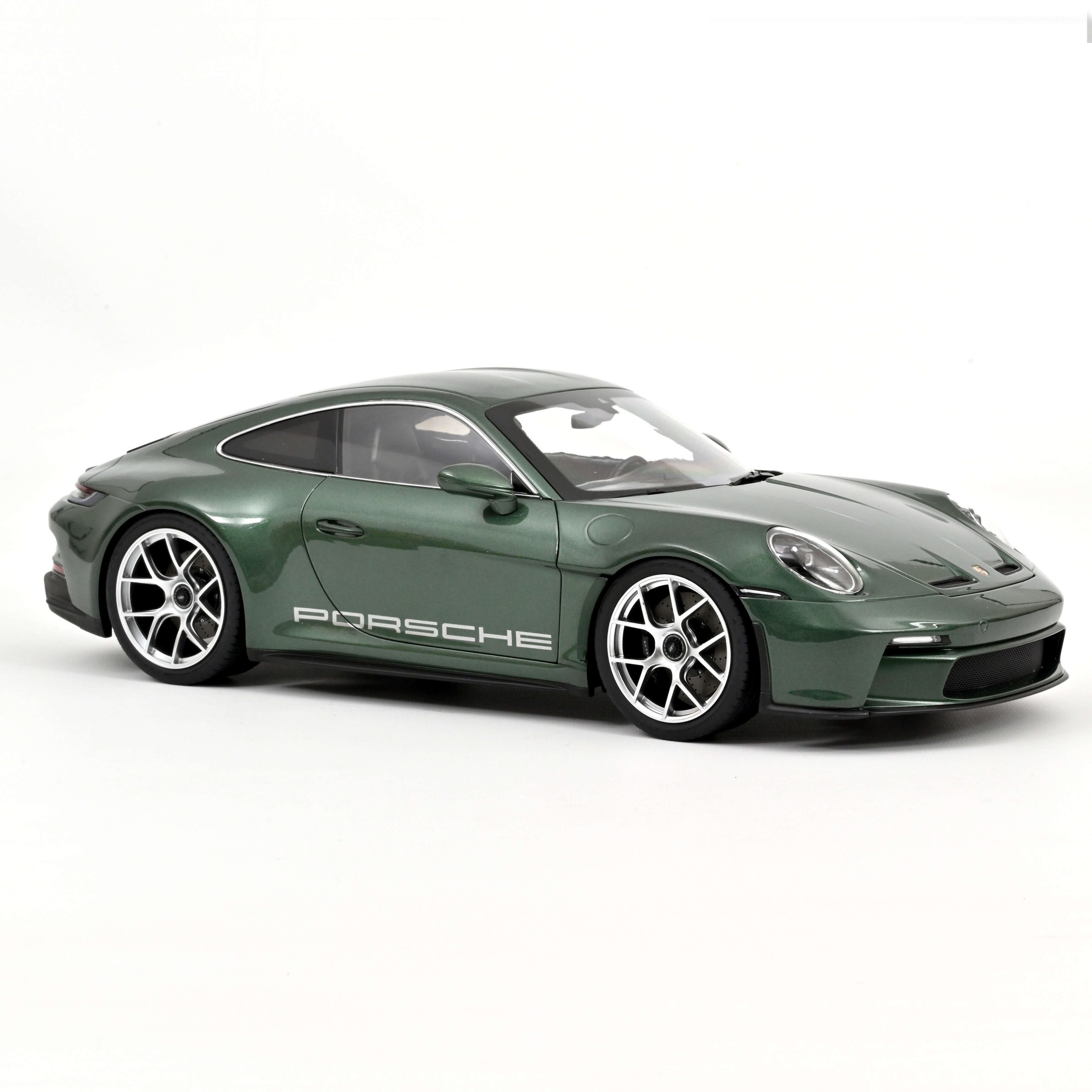 Porsche 911 S/T 2023 Malachite Green metallic
