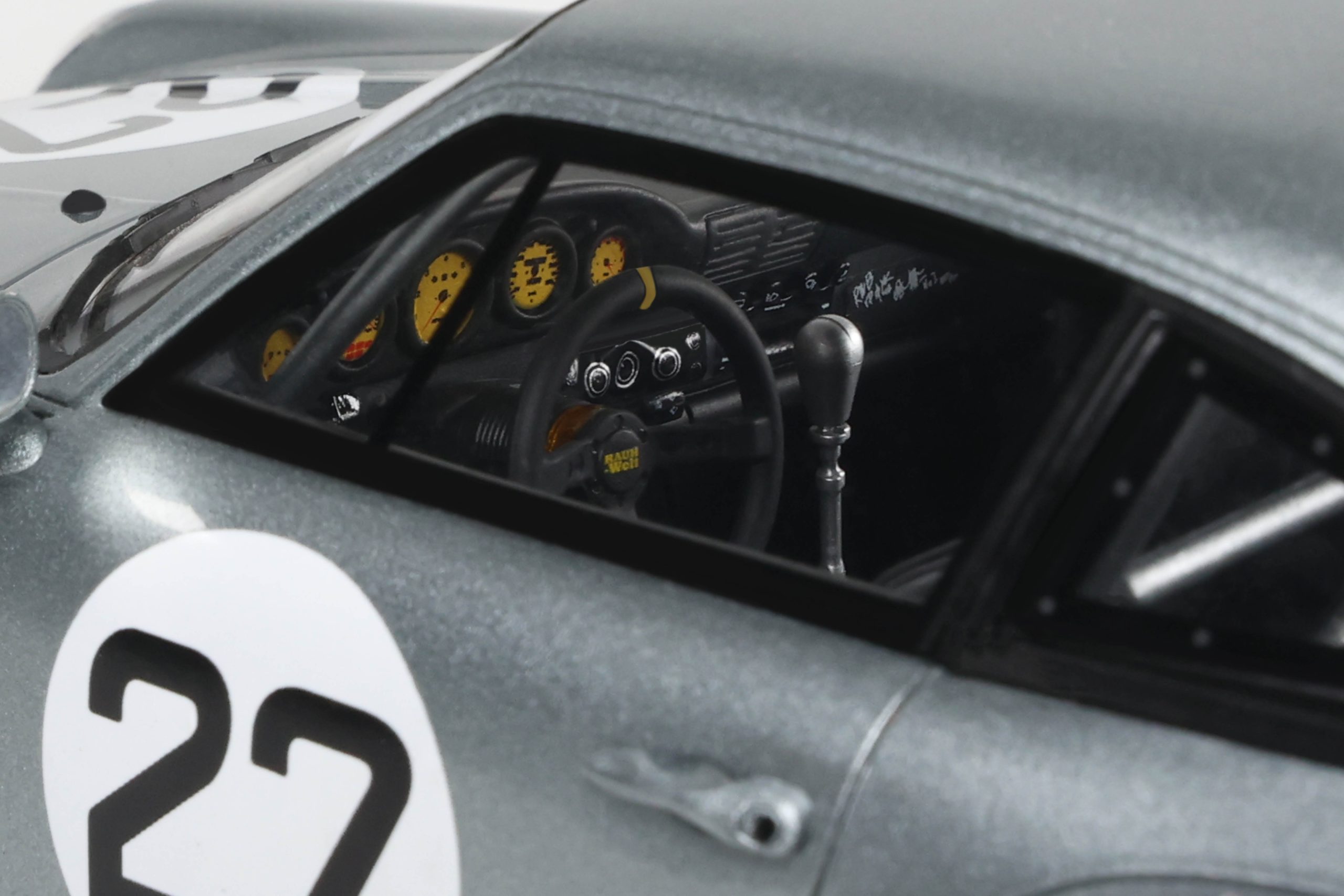 PORSCHE RWB YUIITSUMUNI SILVER 2024 – Bild 2