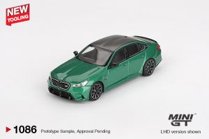 BMW M5 (G90) ISLE OF MAN GREEN METALLIC 2024