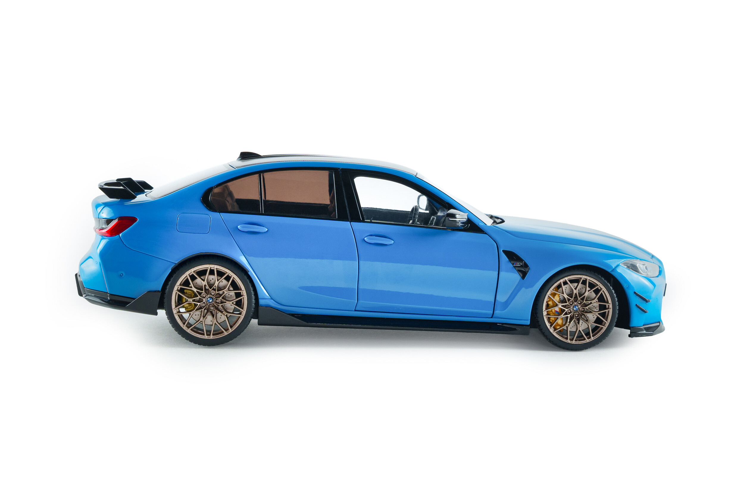 BMW M3 G80 PERFORMANCE PARTS DAYTONA BEACH BLUE 2024 – Bild 7