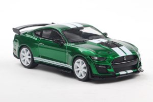 SHELBY MUSTANG GT500 ERUPTION GREEN METALLIC W/WHITE STRIPES 2020