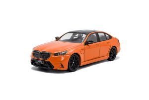 BMW M5 G90 SEDAN FIRE ORANGE III 2024